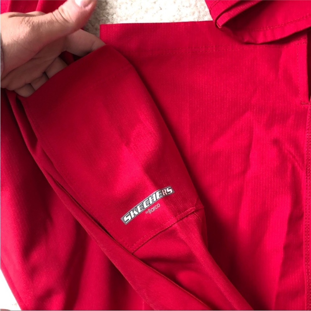 Pinkish Red Skechers vitality scrub set, top XS, pants S - Picture 7 of 9